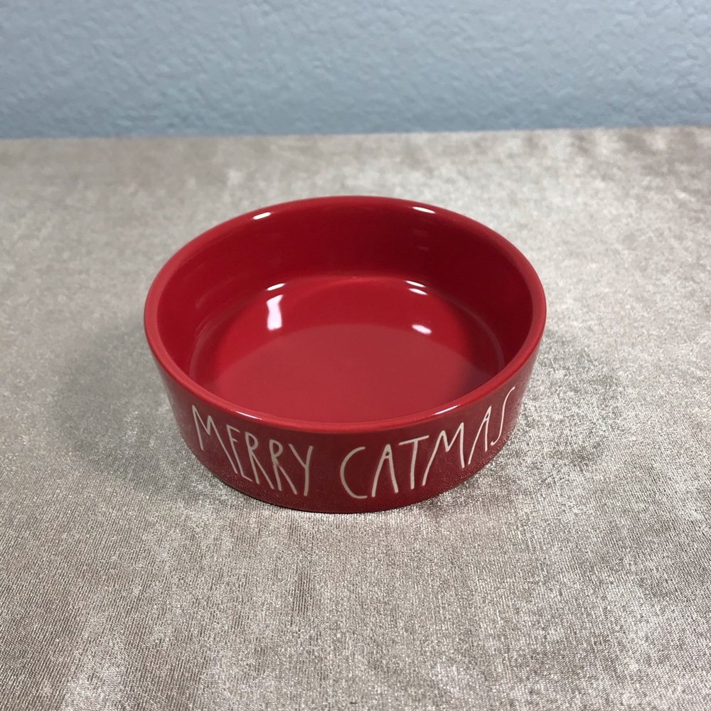 NWOT RAE Dunn Kitten Christmas red Dish